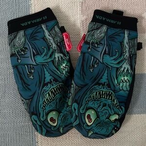 Armada Monster Mittens